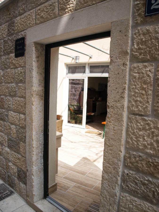 House Nataniel In Omis Near Sea Διαμέρισμα Εξωτερικό φωτογραφία